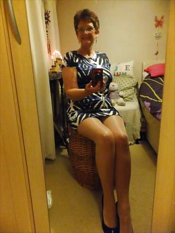 25P Grannys non nude all in 60's