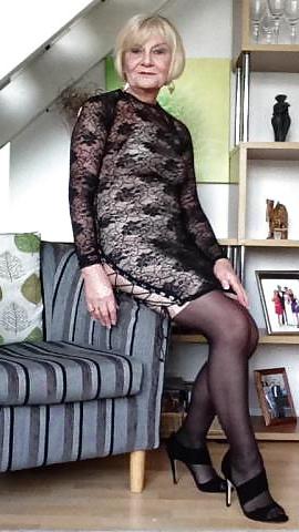 25P Grannys non nude all in 60's