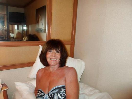 25P Grannys non nude all in 60's