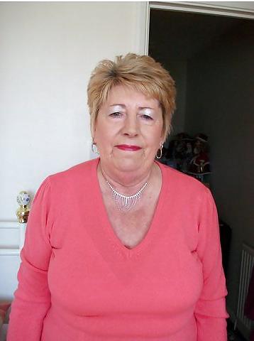 25P Grannys non nude all in 60's