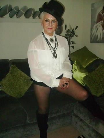 25P Grannys non nude all in 60's