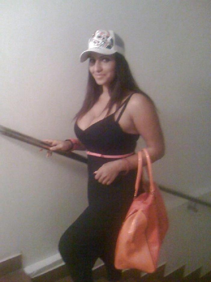 23P Romanian girl: Daniela