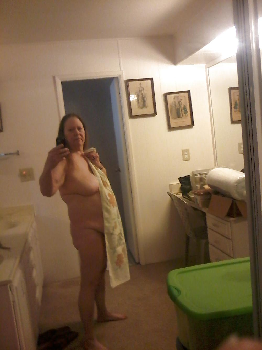 15P Busty bbw milf Christine Swan some homemade pictures.