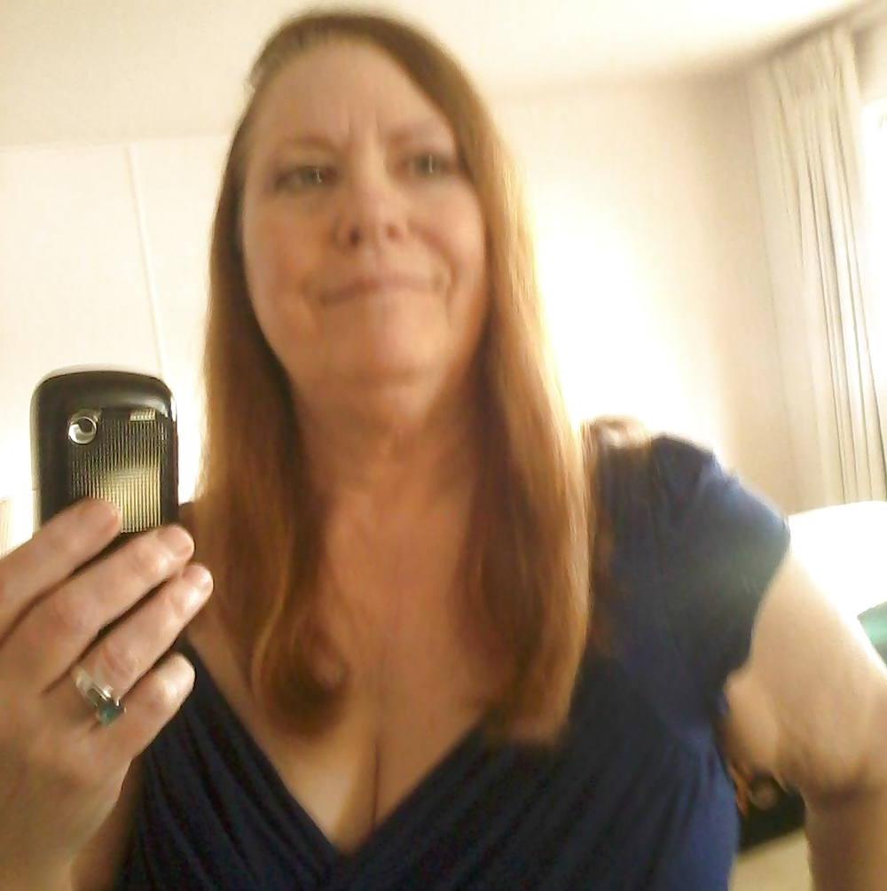 15P Busty bbw milf Christine Swan some homemade pictures.