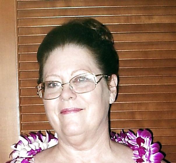 15P Busty bbw milf Christine Swan some homemade pictures.
