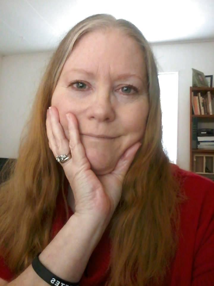 15P Busty bbw milf Christine Swan some homemade pictures.