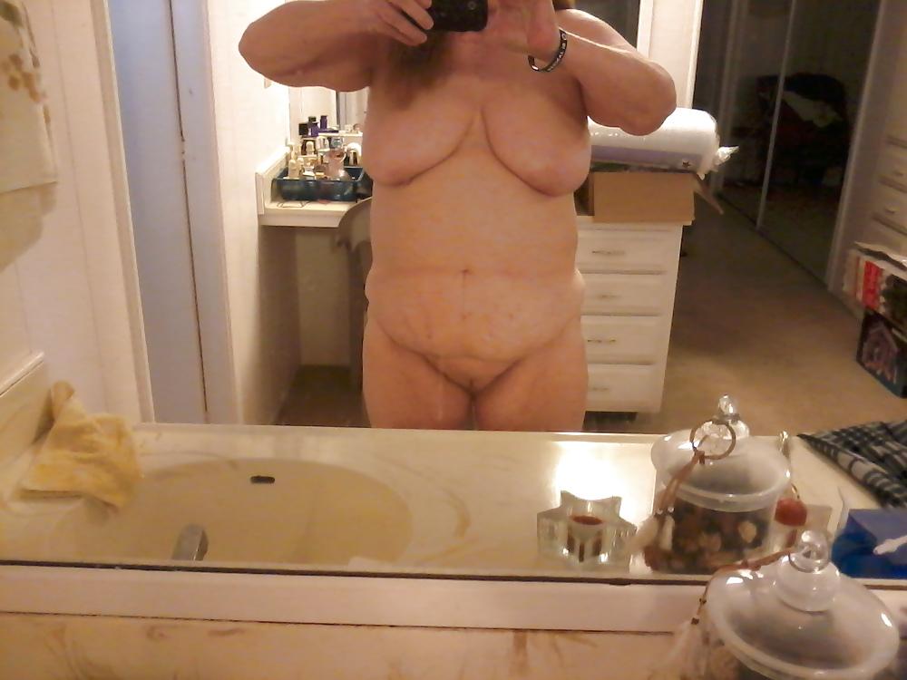 15P Busty bbw milf Christine Swan some homemade pictures.