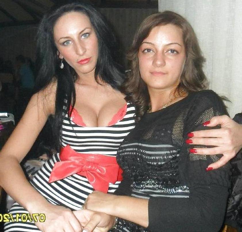 13P Romanian women: iona