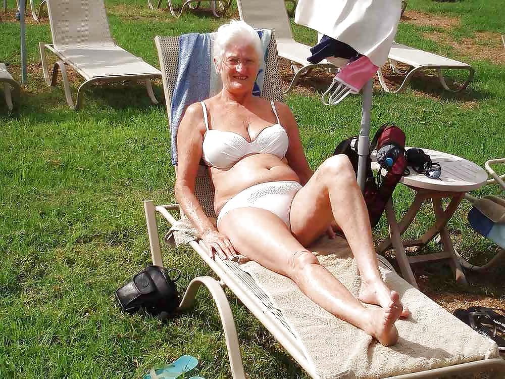 25P Grab a granny 27