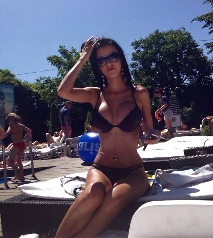 25P Hot romanian bitches please comment