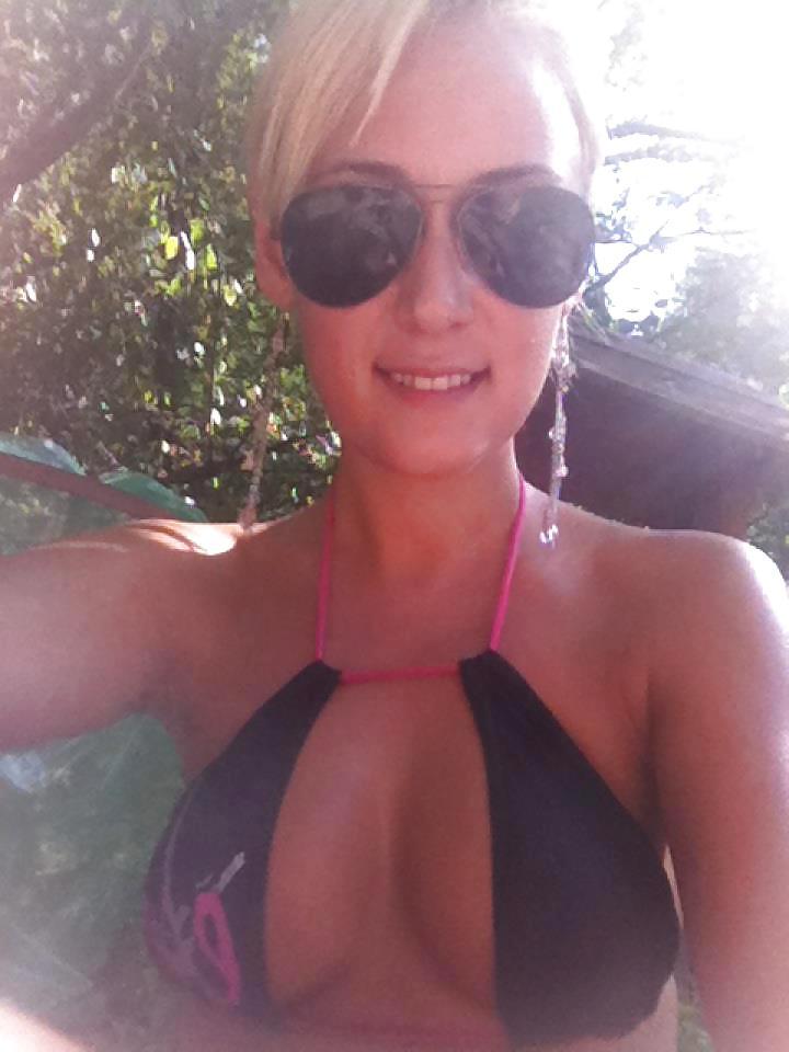 25P Hot romanian bitches please comment