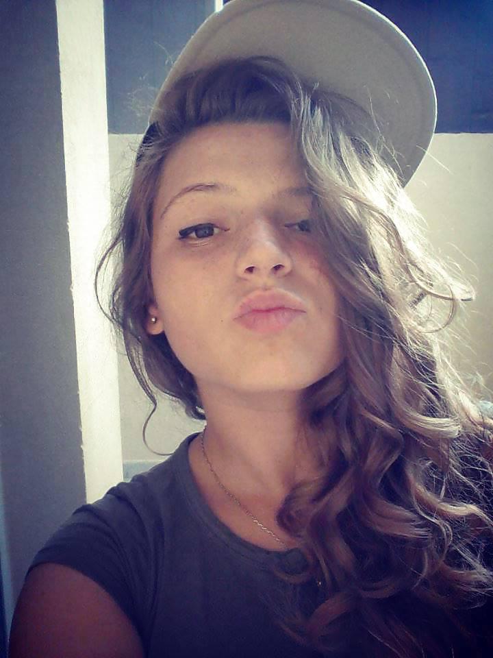 25P Hot romanian bitches please comment