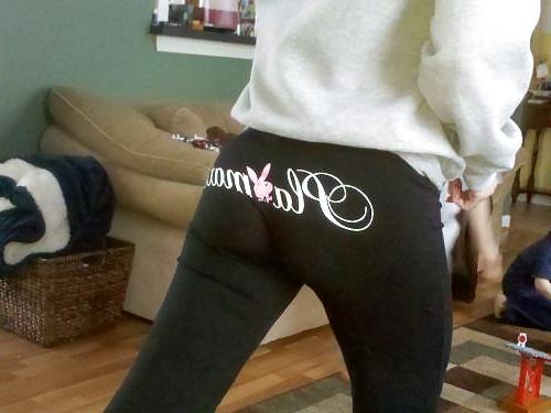 25P Sexy girls wearing Yoga pants