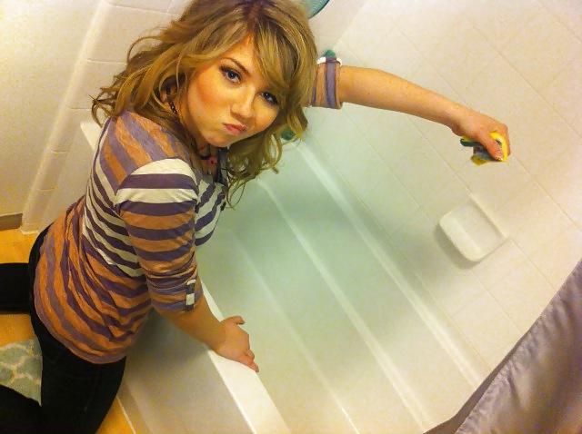 18P Jennette McCurdy ( non-nude )