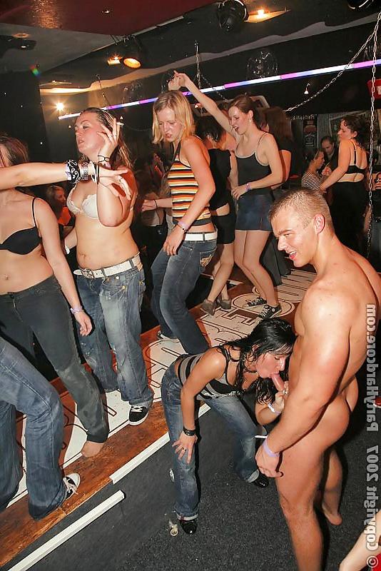 25P PERFECT MILF PARTY 2 CUM IN GROUP FUCKS WITH STRANGERS
