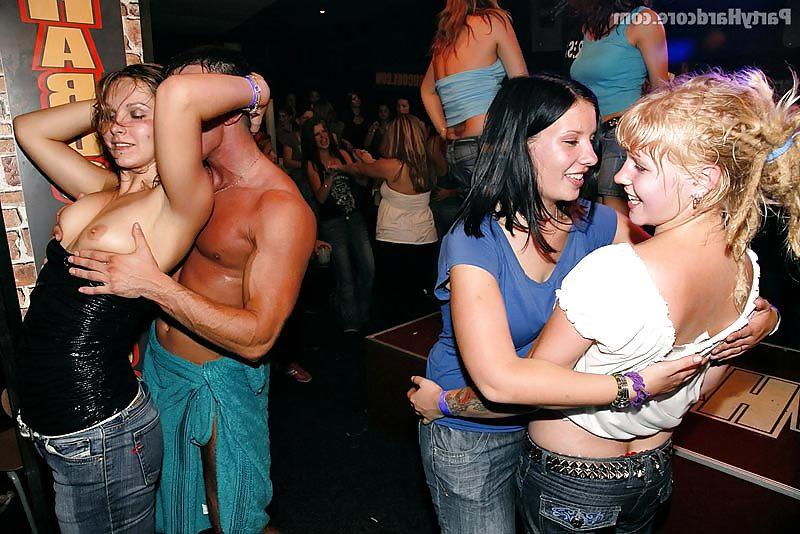25P PERFECT MILF PARTY 2 CUM IN GROUP FUCKS WITH STRANGERS