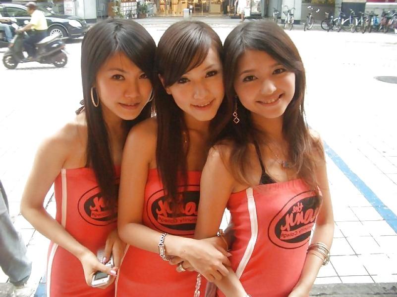 15P Asian Girlfriend geting naughty