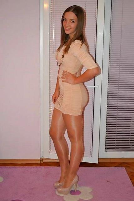 25P LEGS LEGS AND HEELS 