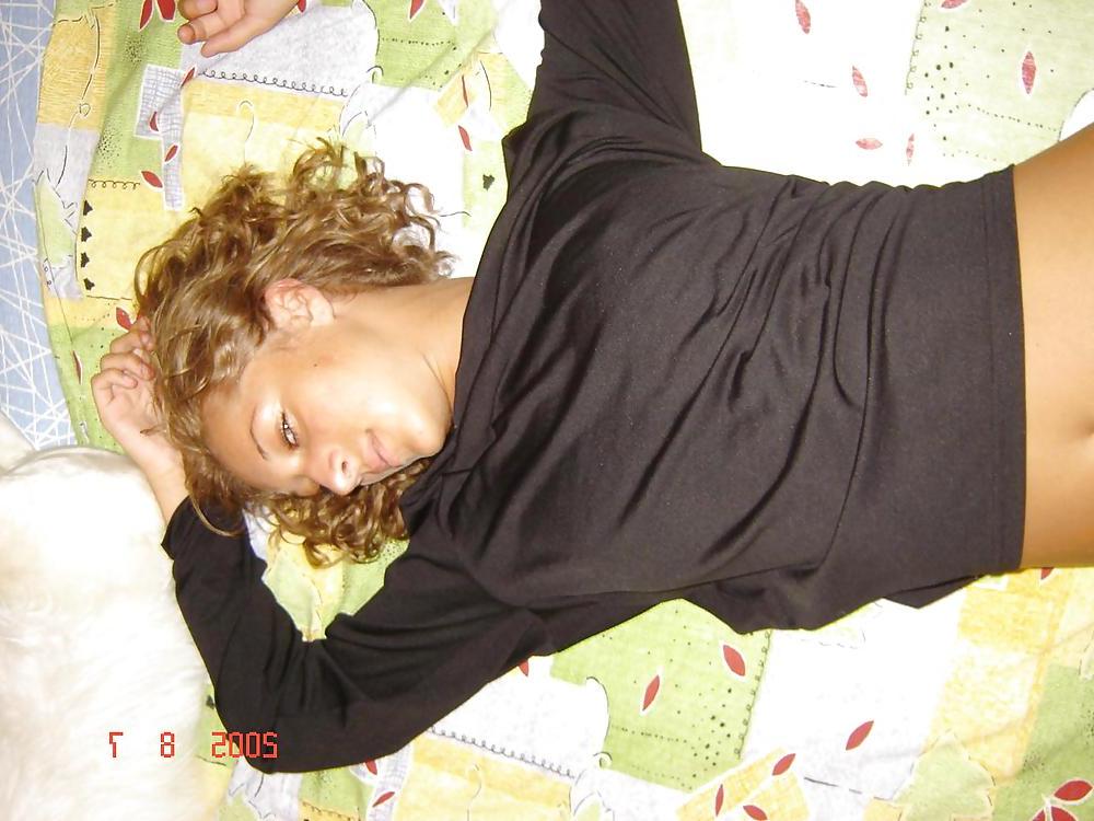 25P Romanian blonde