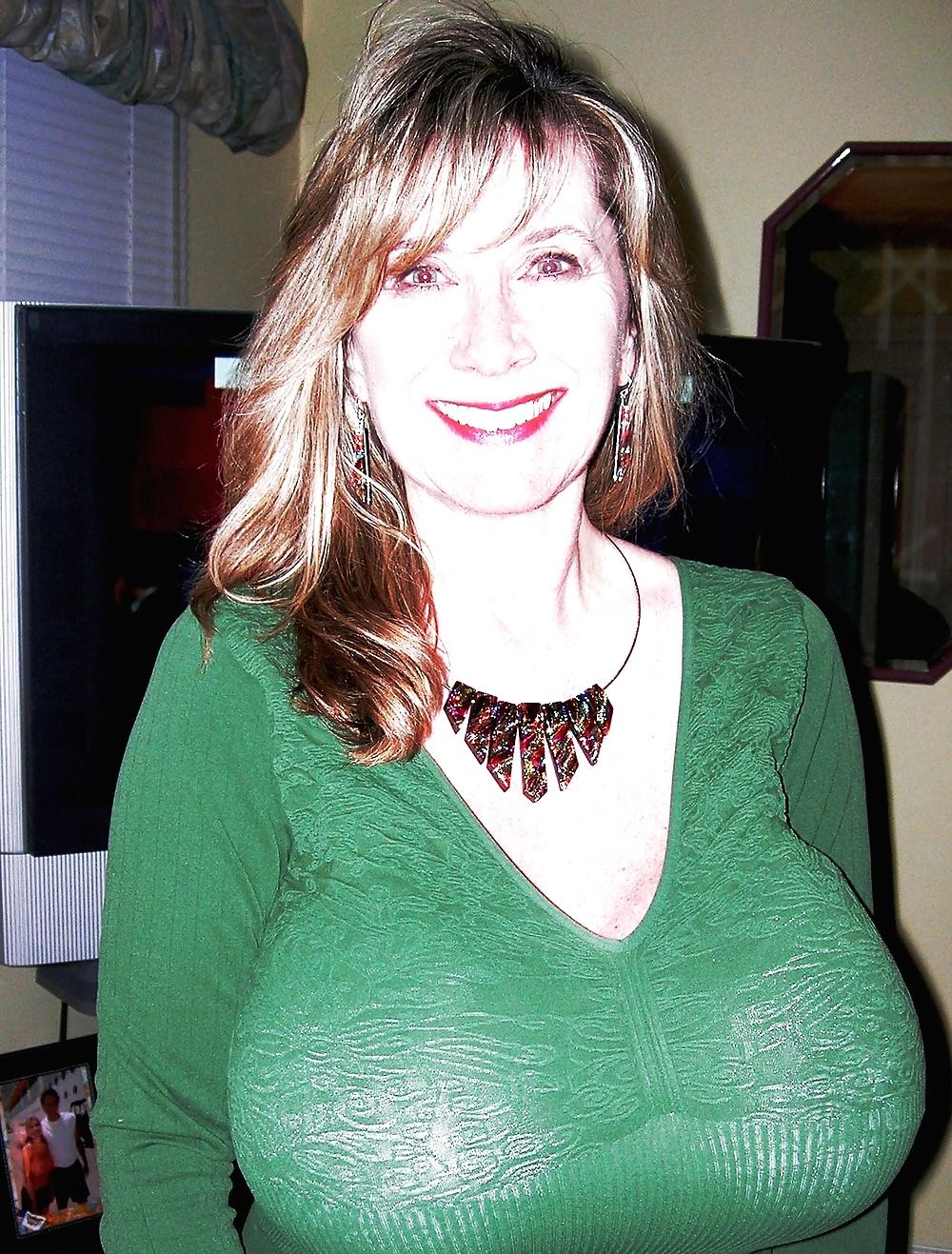 20P Not naked busty facebookwomen 9.