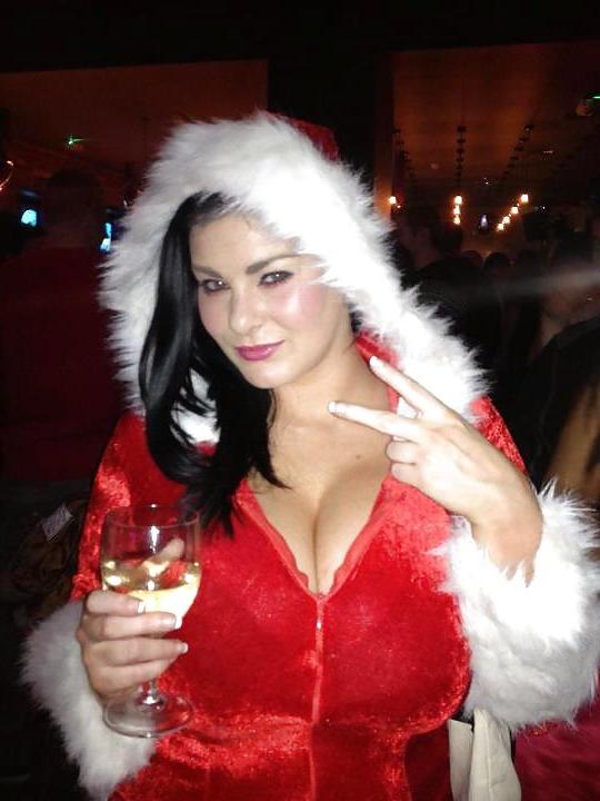 20P Not naked busty facebookwomen 6.