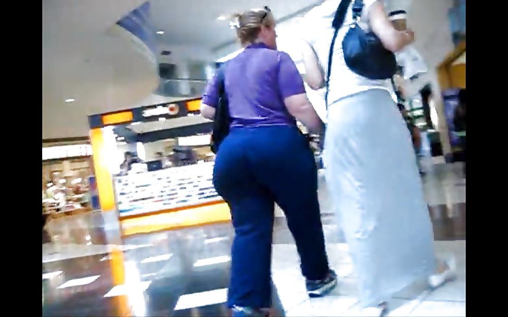 25P Big butt voyeur