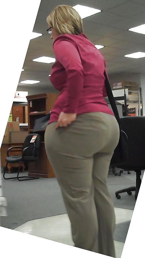 25P Big butt voyeur