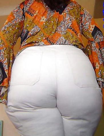 25P Big butt voyeur