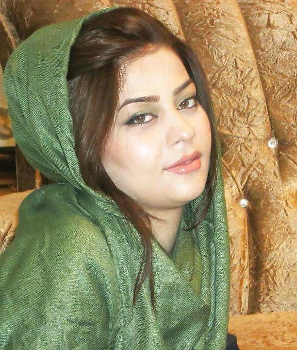 25P Hot muslim girls