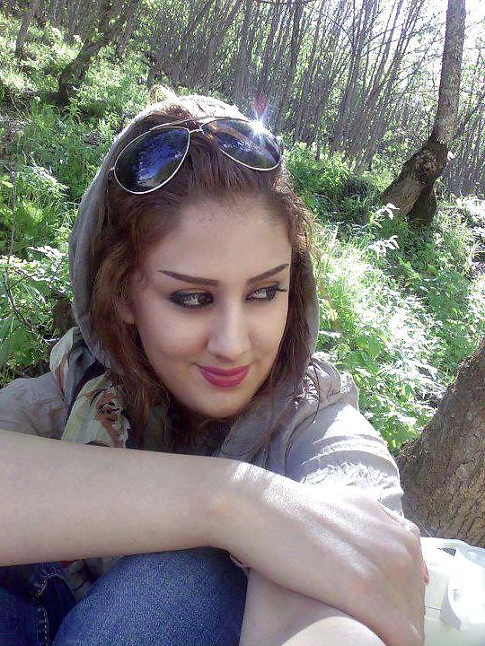 25P Hot muslim girls