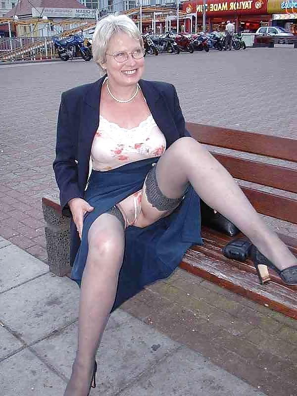 25P Grab a granny 6