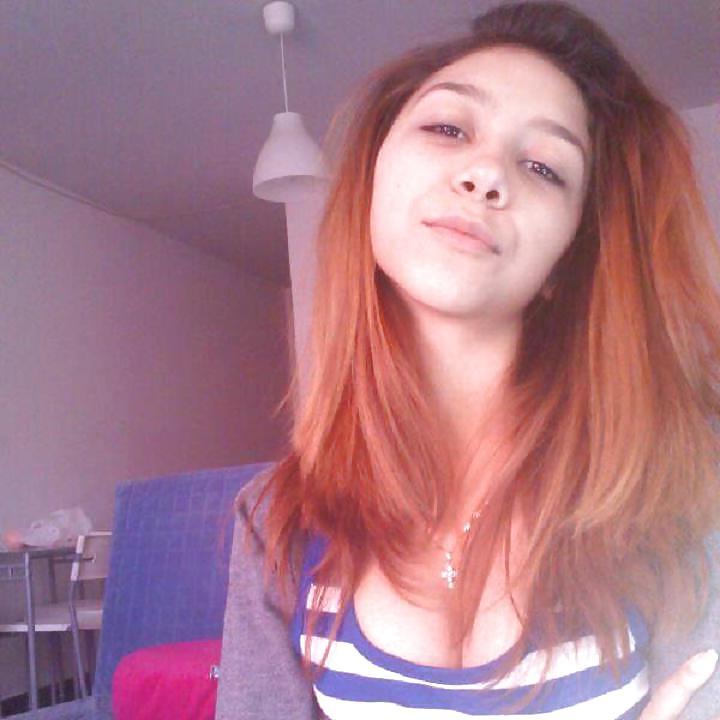8P Romanian girl: monalisa