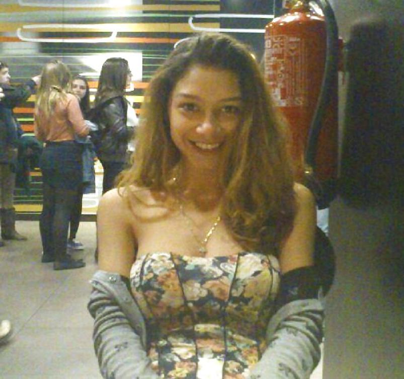 8P Romanian girl: monalisa