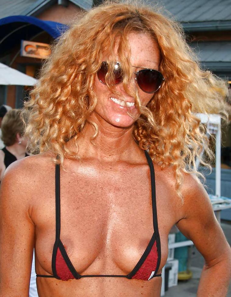15P Super Tight Hard Clit Carnival Milf