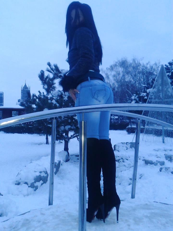 13P Romanian girl: Antonia