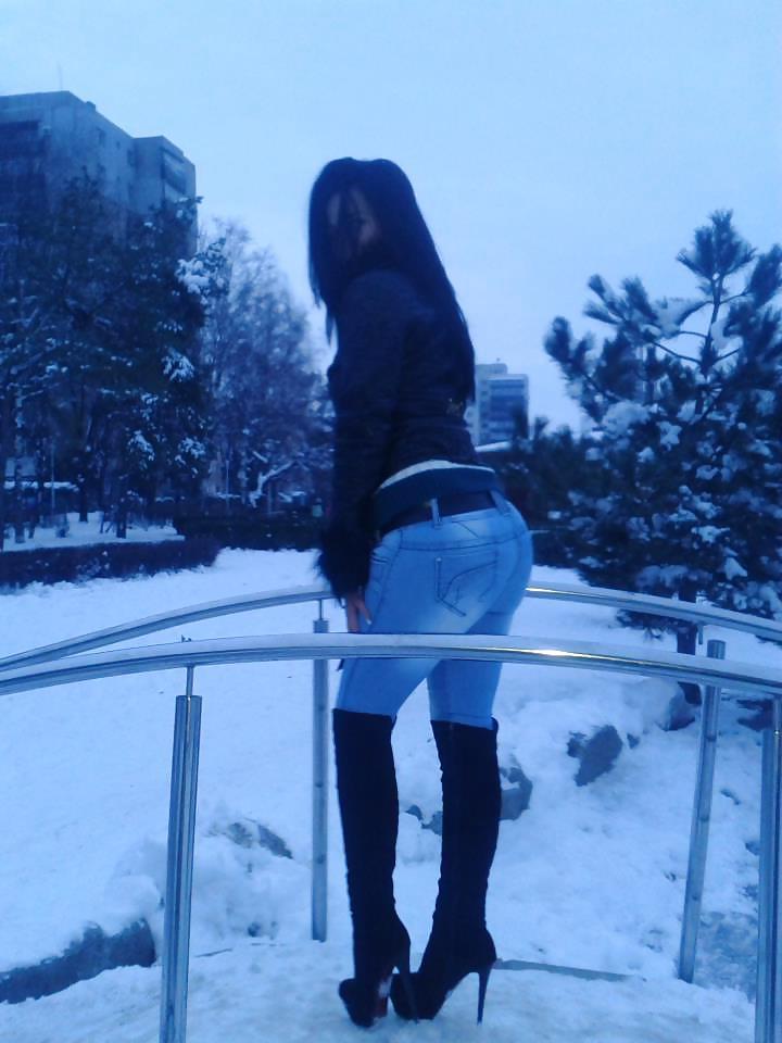 13P Romanian girl: Antonia