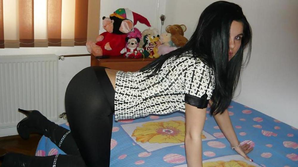 13P Romanian girl: Antonia