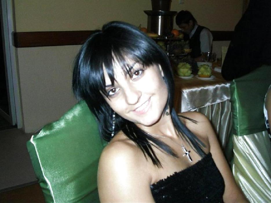 12P Romanian girl: Andrada