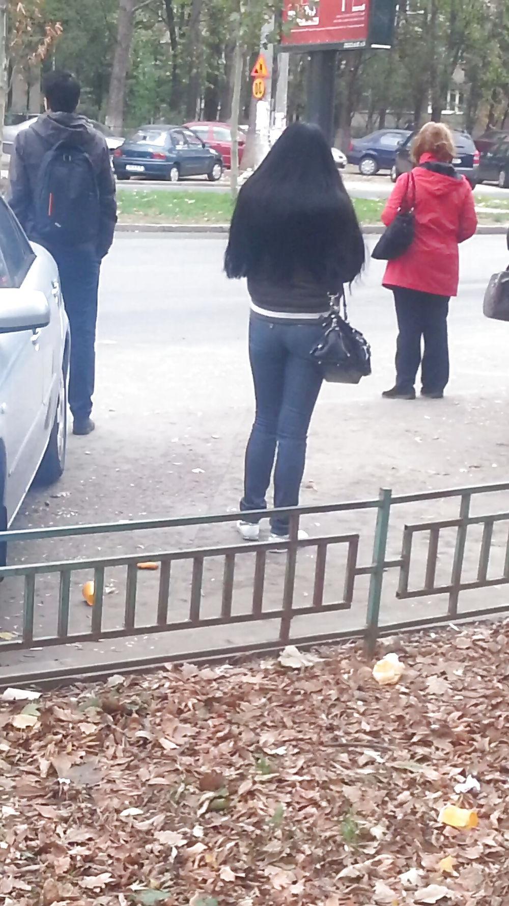 4P Sexy brunette ass romanian