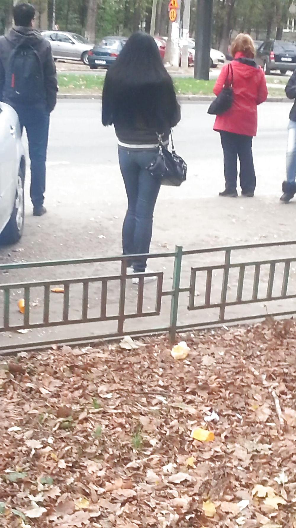 4P Sexy brunette ass romanian