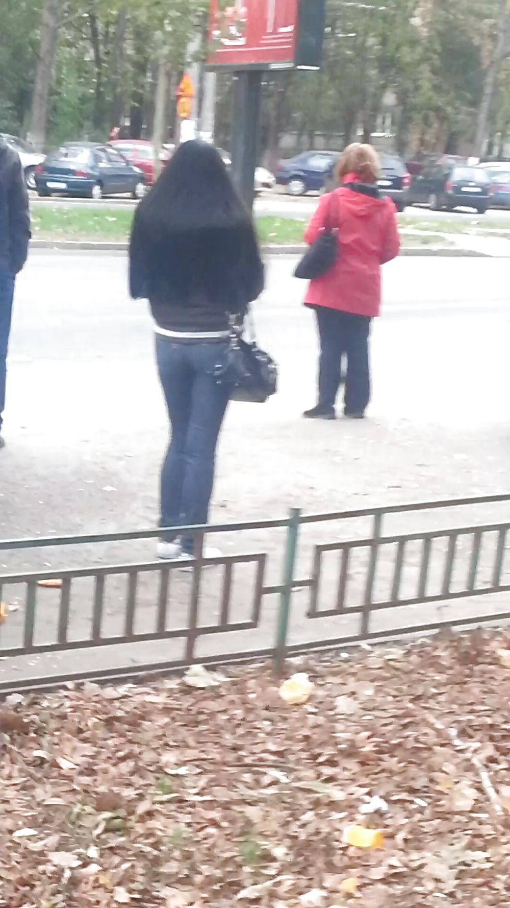 4P Sexy brunette ass romanian