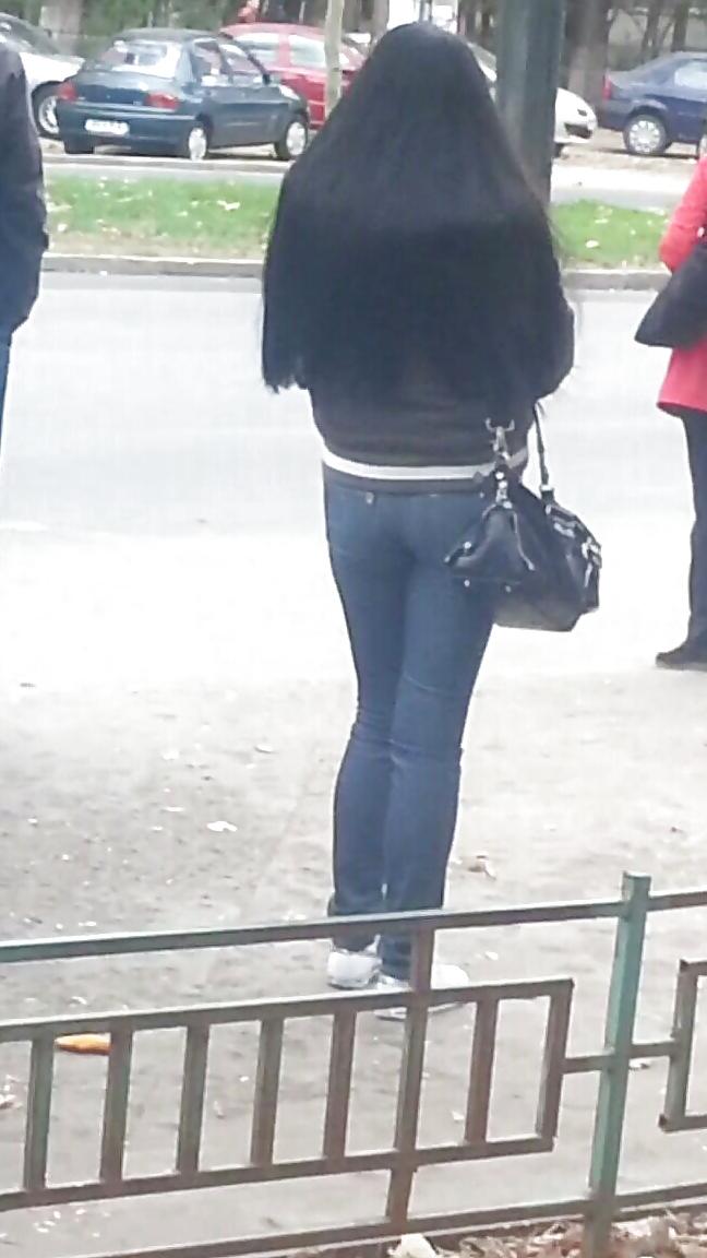 4P Sexy brunette ass romanian