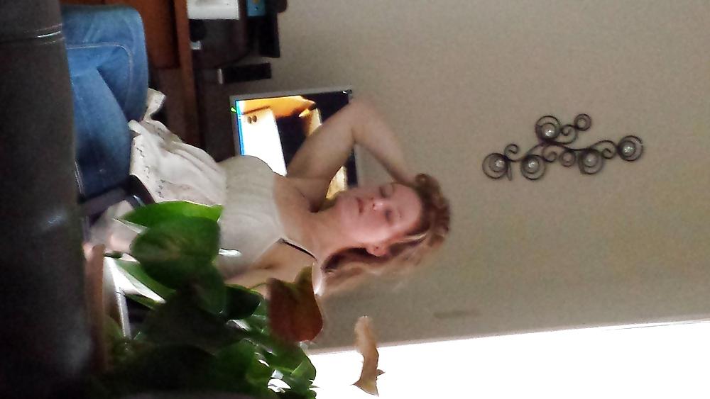 25P Uncensored pics of wifey.