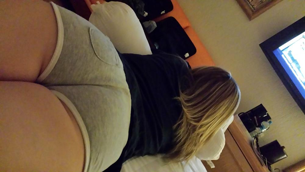 25P Uncensored pics of wifey.