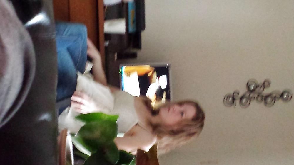 25P Uncensored pics of wifey.