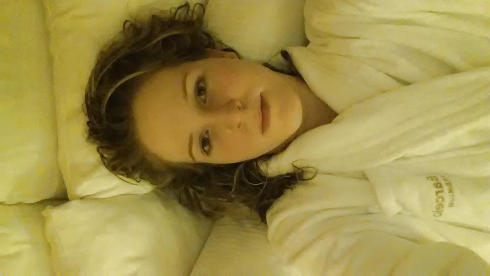 25P Uncensored pics of wifey.