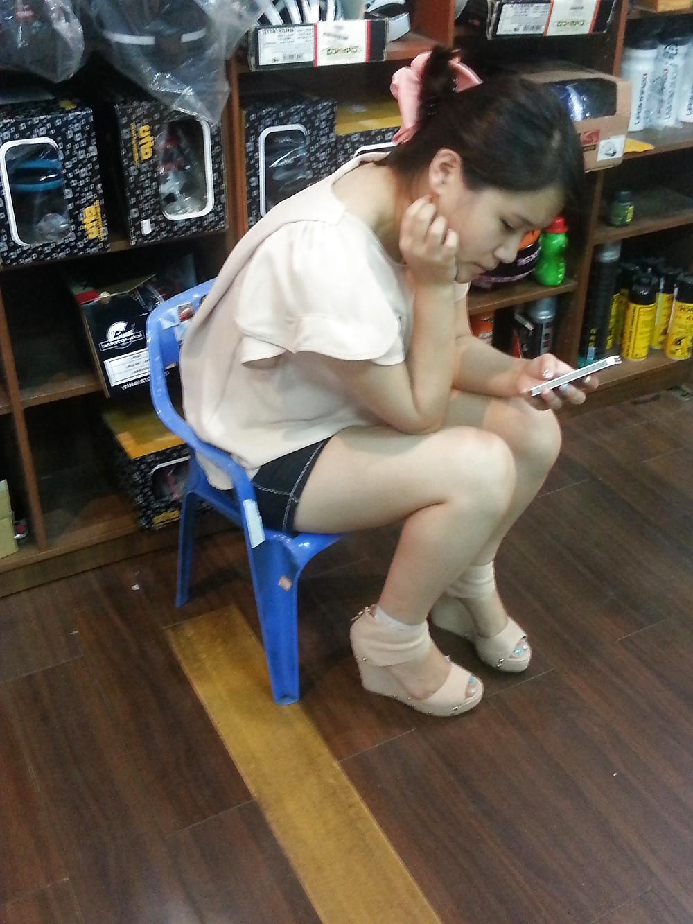 21P Asian slut not nud