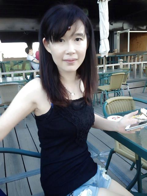 21P Asian slut not nud