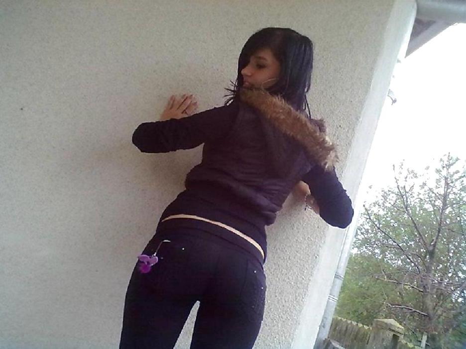 15P Romanian girl: Nelly