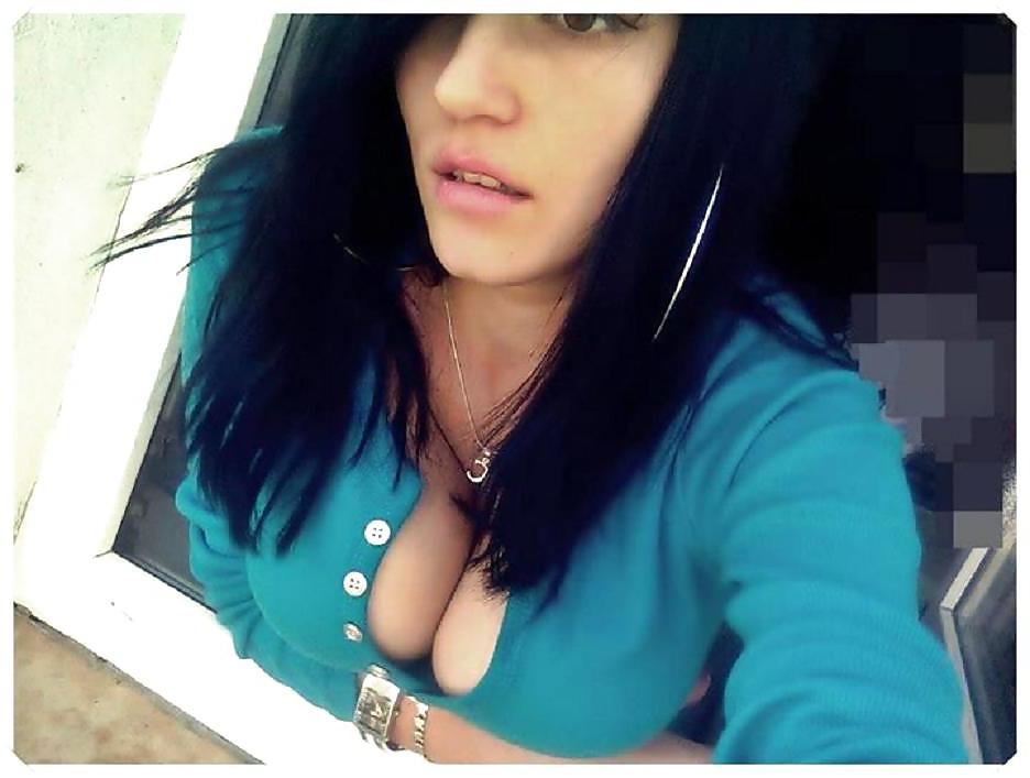 15P Romanian girl: Nelly